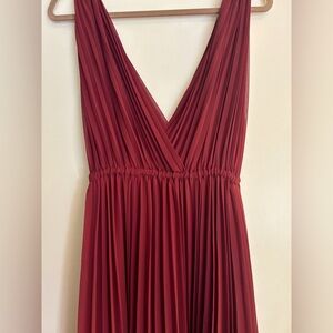 Wilfred Aritzia Red Burgundy Pleated Flowy Midi Dress, V Neck Sleeveless,  XS